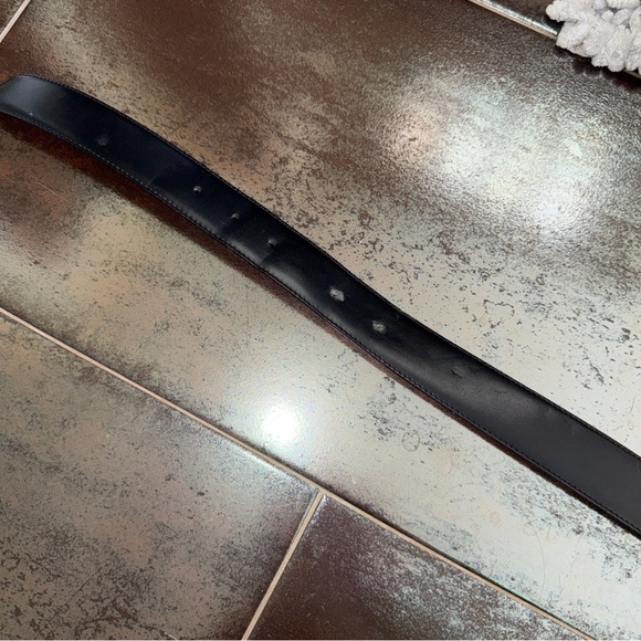 Vintage Gucci Black Leather Belt with Silver G Buckle - Picture 5 of 9